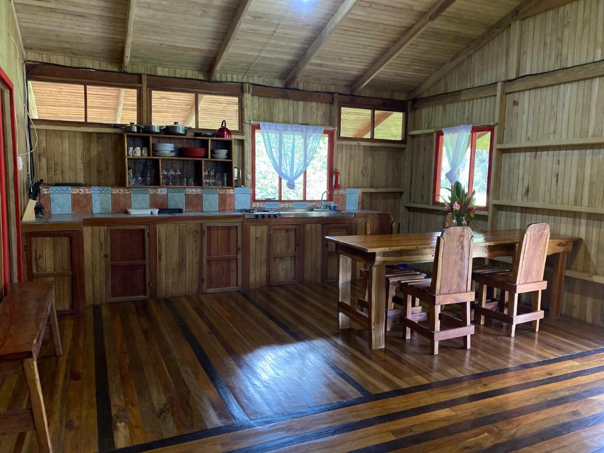 Sabalo Lodge Tours And Cabins Sierpe Exterior photo