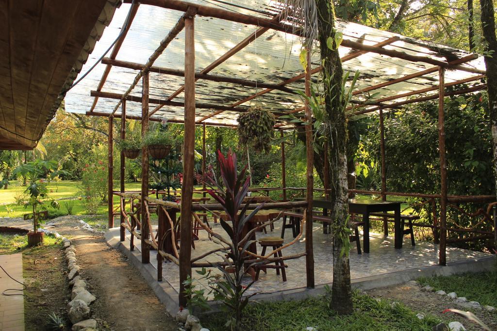 Sabalo Lodge Tours And Cabins Sierpe Exterior photo
